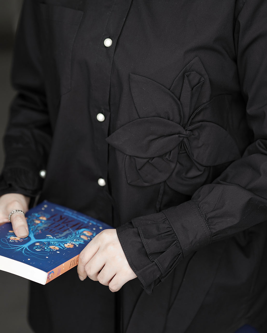 شومیز گل برجسته مشکی