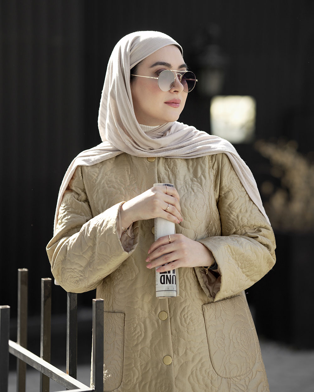 کاپشن گلدوزی  طلایی