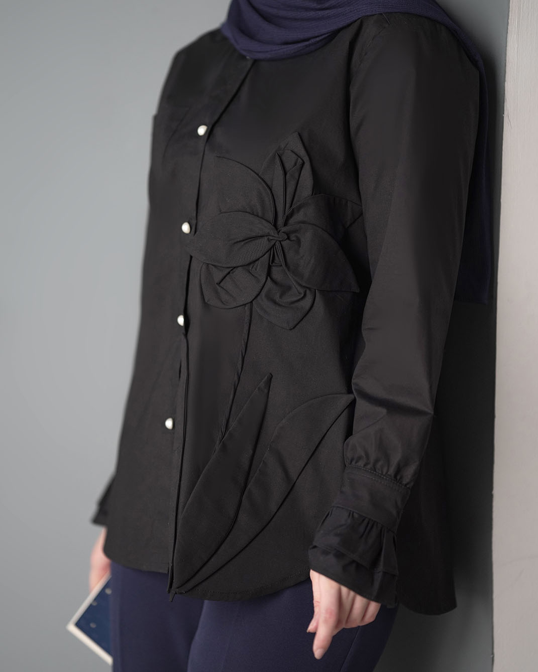 شومیز گل برجسته مشکی