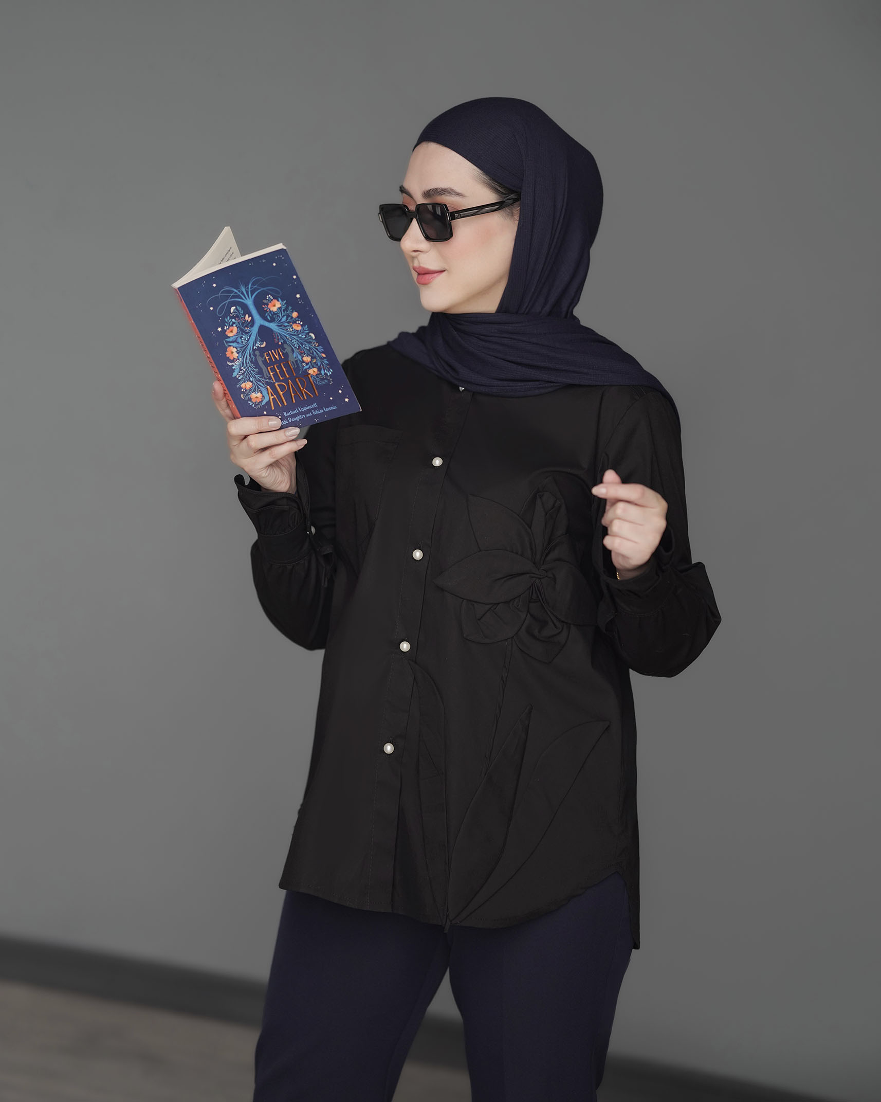 شومیز گل برجسته مشکی